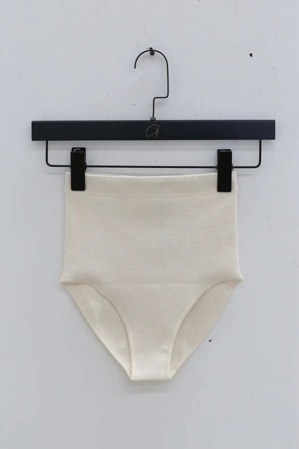 BASERANGE KNIT SHORTS SEAIP OFF-WHITE